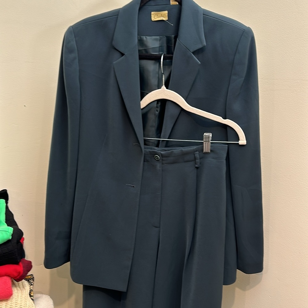 Suit 2 set - Picture 2 of 8